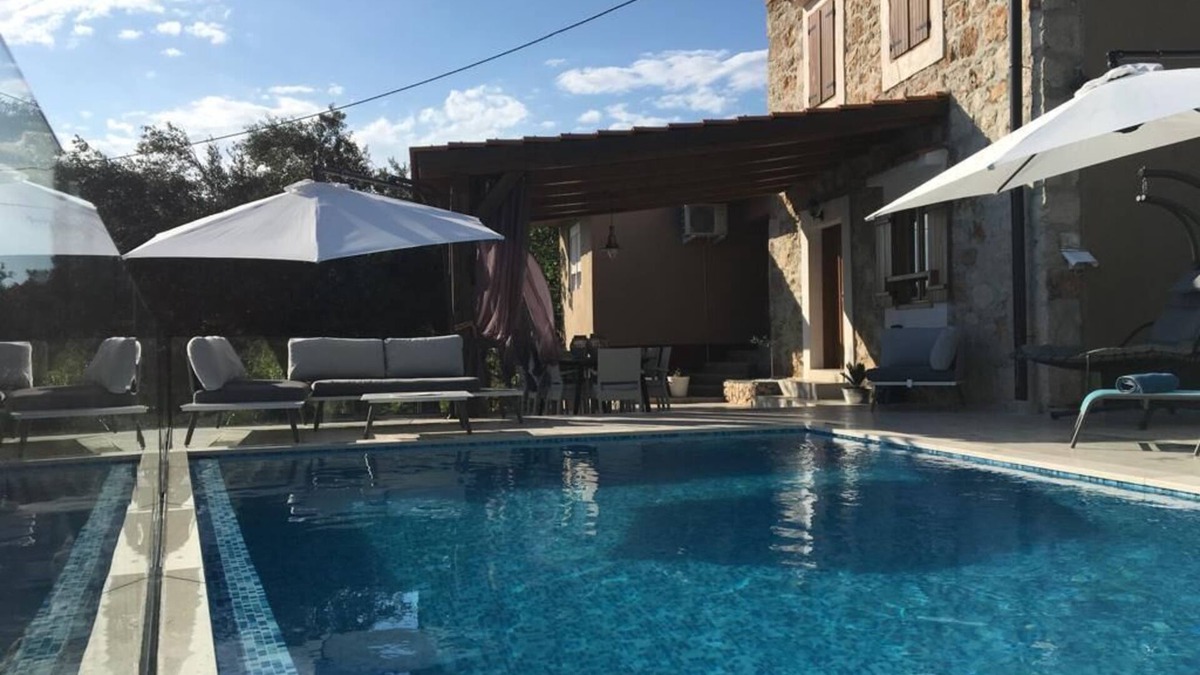 Banjol House | Charming Villa with best seview