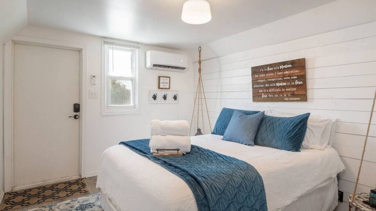 Franklin to the Fort Apartment | Charming Vintage Studio on the Bitterroot Bike Trail