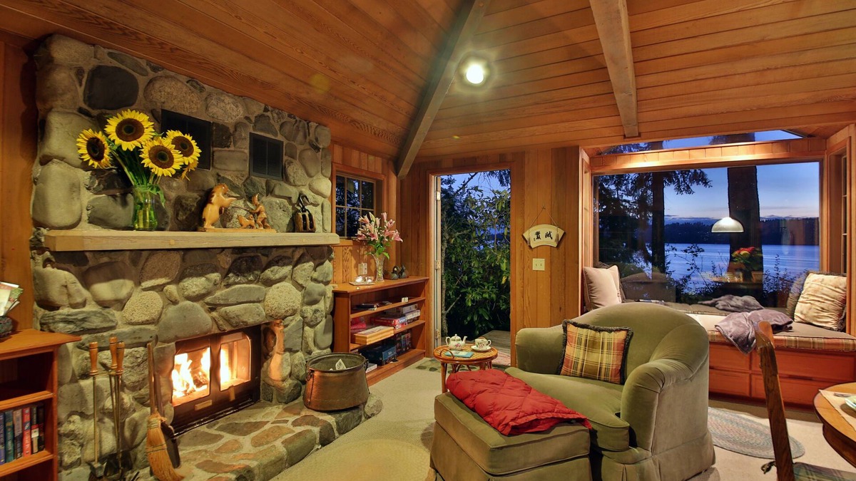 Freeland Cottage | Charming Waterfront Cottage-NO CLEANING FEE-Water, Mountain & Sunset View
