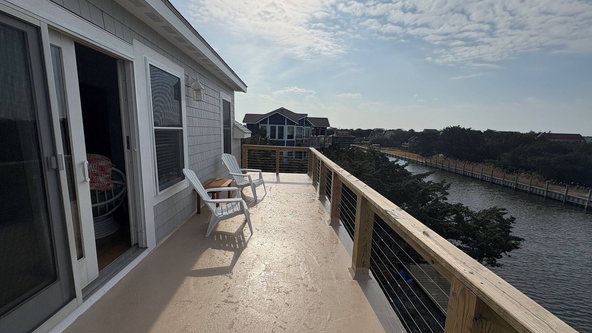 Ocracoke Apartment | Charming Waterfront Pet-Friendly 1-bedroom apartment with AC & WiFi on Ocracoke