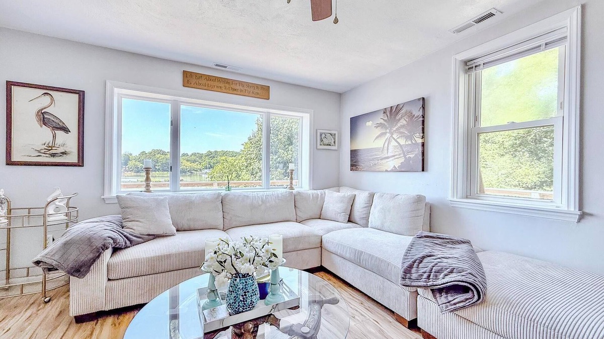 Silver Beach House | Charming Waterfront Retreat with Private Dock