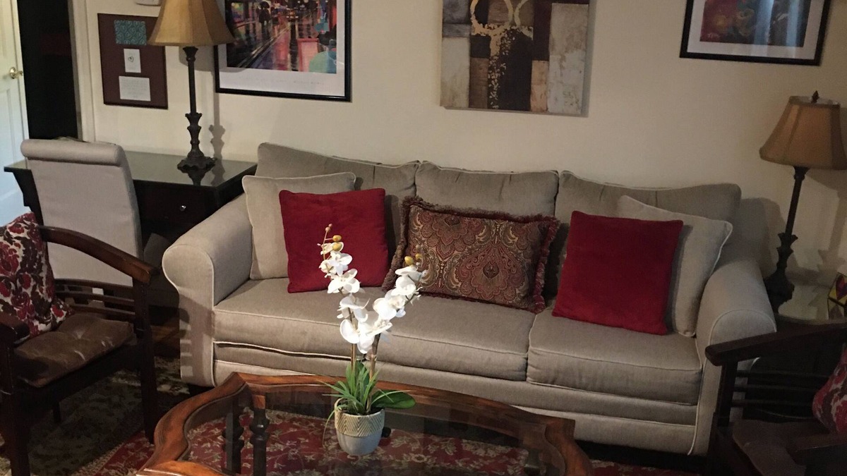 Uptown House | Charming Well-Appointed Casita Near Downtown River Walk and The Pearl