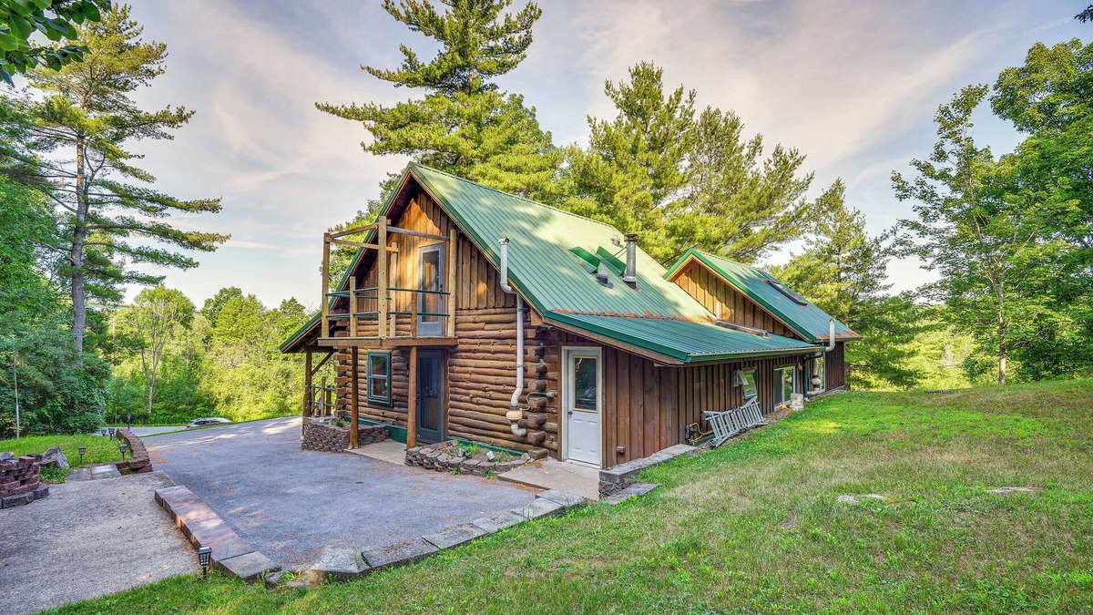 Wellesley Island Cabin | Charming Wellesley Island Cabin Near State Parks