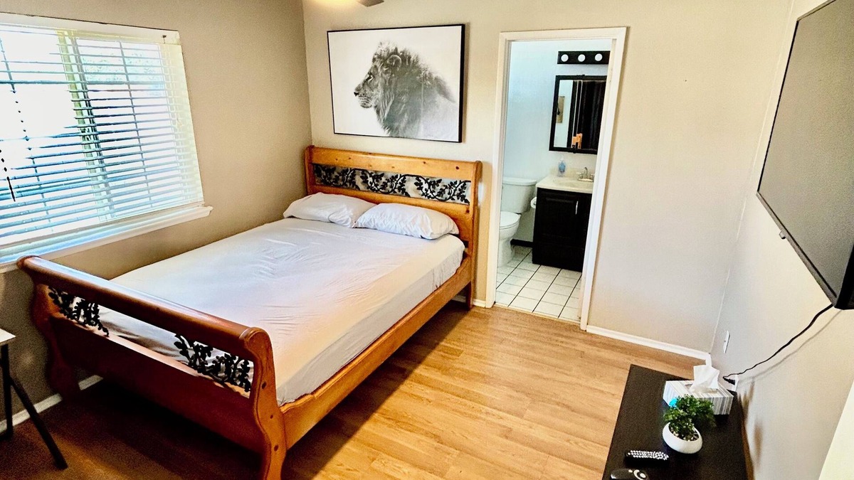 Apple Valley House | Charming Western style house 4-bedroom pool with WiFi, AC/Heat and mountain view