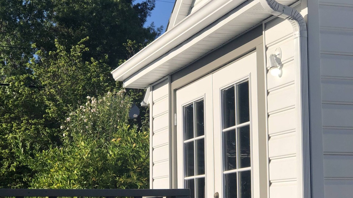 Ukiah House | Charming Westside Cottage, walk to Downtown!