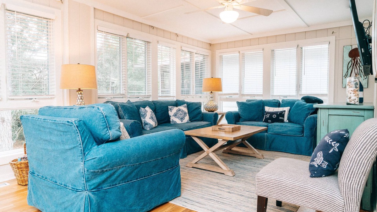 Twin Oaks House | Charming Wild Dunes Cottage with free golf cart