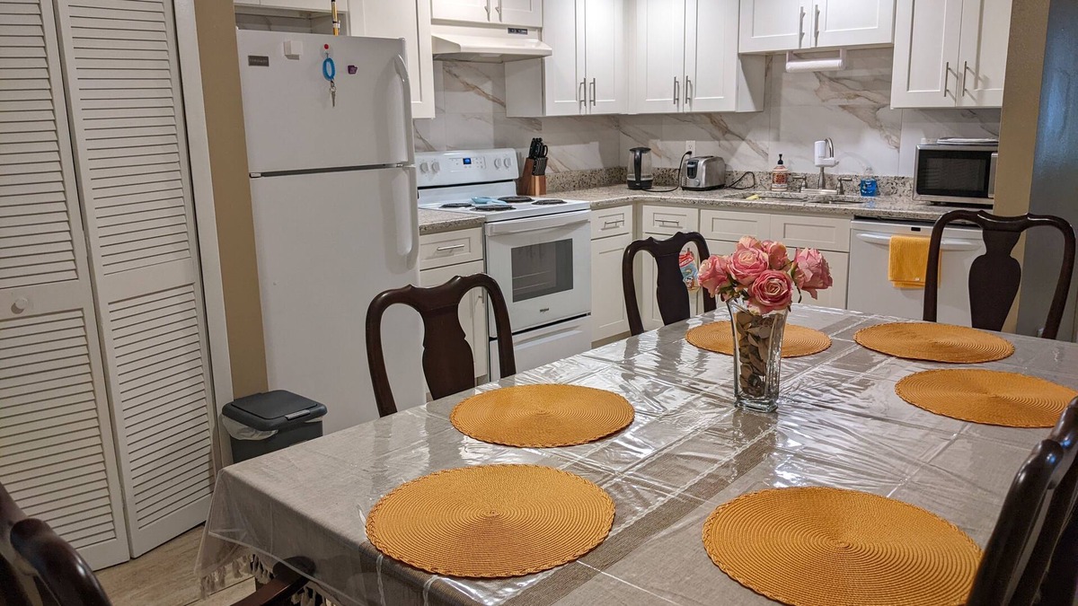Goldenrod Villa | Charming Winter Park 3 Bedroom Villa with Pool