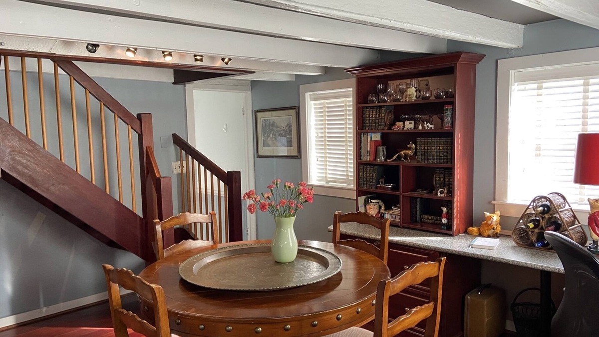 Middleburg Cottage | Charming Writer's Cottage in the Heart of Middleburg