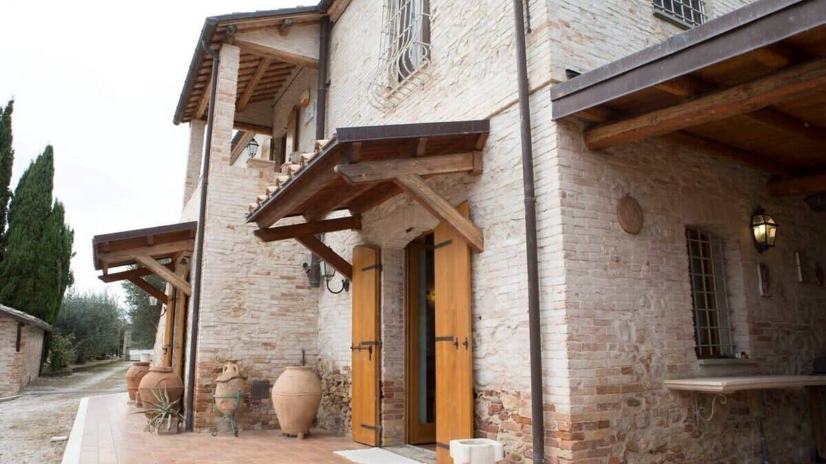 Mosciano Sant'Angelo Villa | Charmingful Villa WITH Great Scenary And Vibes