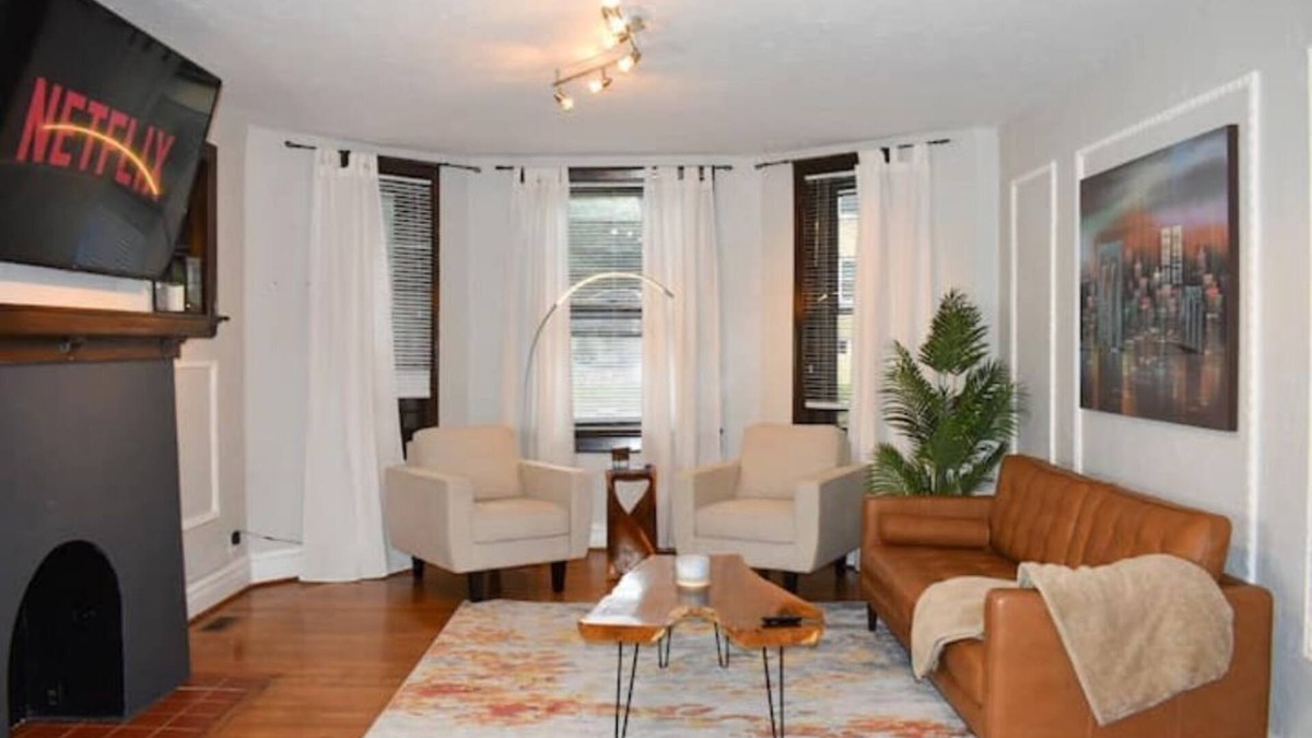 Downtown Apartment | Charmingly Historic King Suite in Downtown Clayton