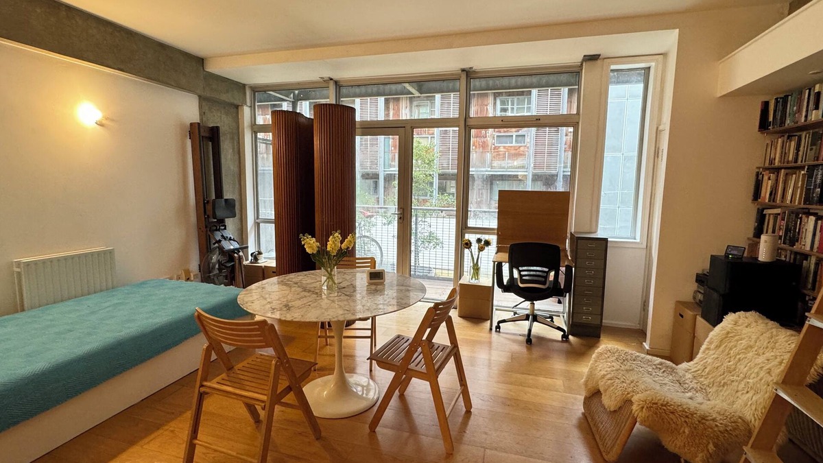 Newham Apartment | Charmingly Trendy 1BD Flat, near Regents Canal