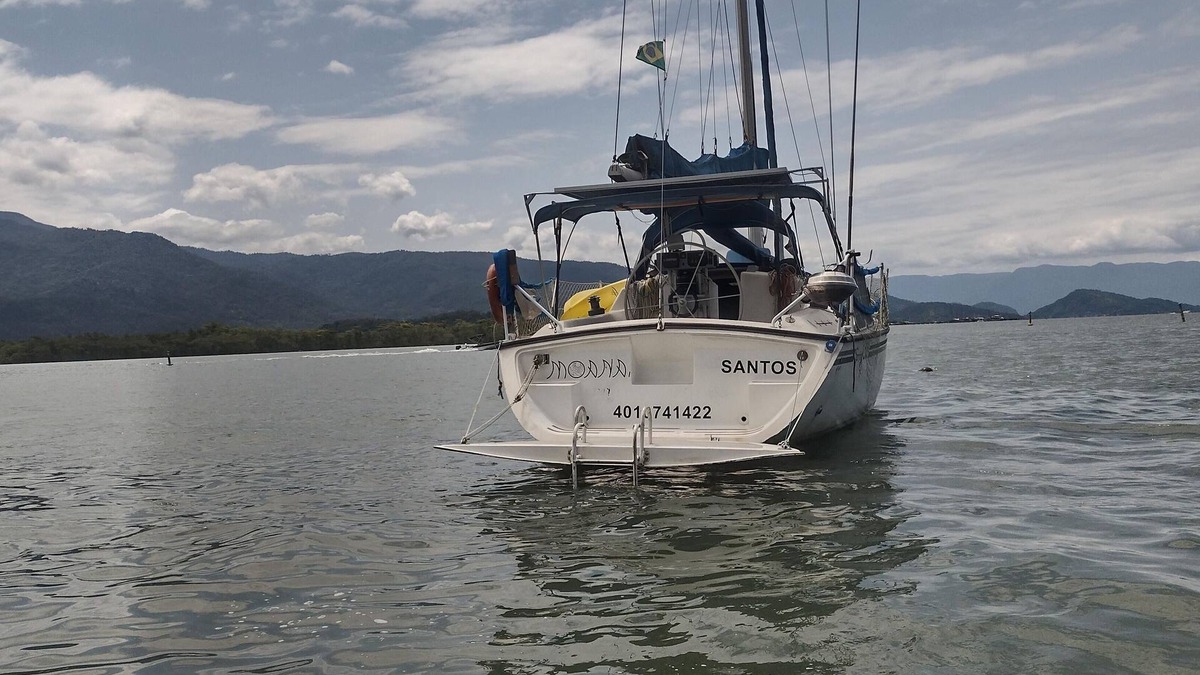 Mambucaba Boat Rental | Charter com Pernoite no Veleiro Moana
