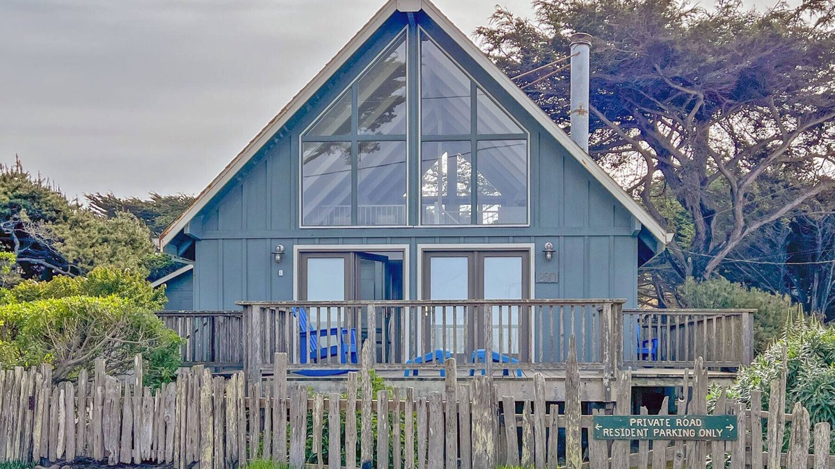 Salmon Creek House | Chartwell Haven, seconds from the sand at Salmon Creek Beach
