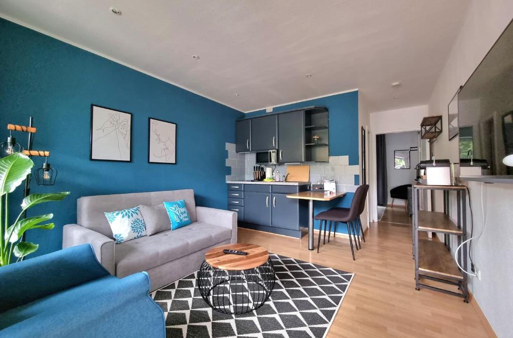 Hamelin Apartment | Charysma - Azurro-Suite, urbanes & ruhiges Design, Terrasse, Parkplatz