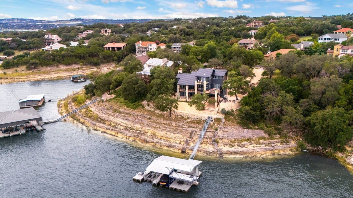 Point Venture House | Chasing Summer - Private Lakefront Luxury on Lake