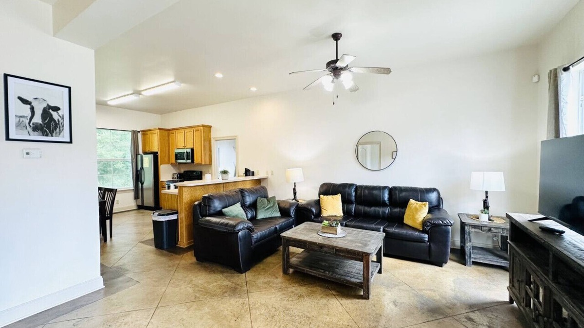 Pine Grove Apartment | Chateau 8, spacious townhouse in Tickfaw, LA