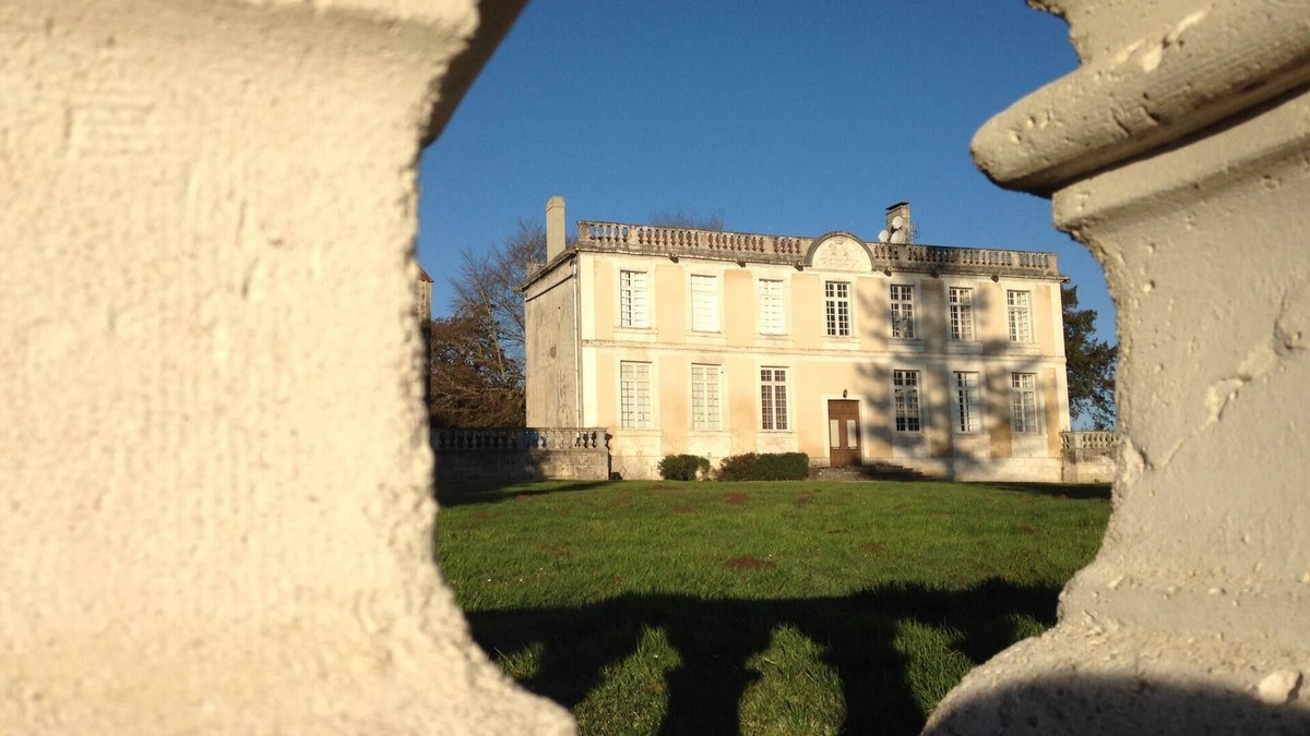 Charras Apartment | Chateau Apartment With Large Terrace Set Within Managed Grounds With Heated Pool