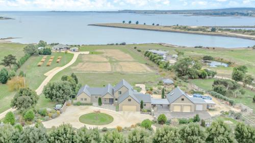 Clarence Point House | Chateau Clarence & Petite Chateau Luxurious Waterfront Retreat