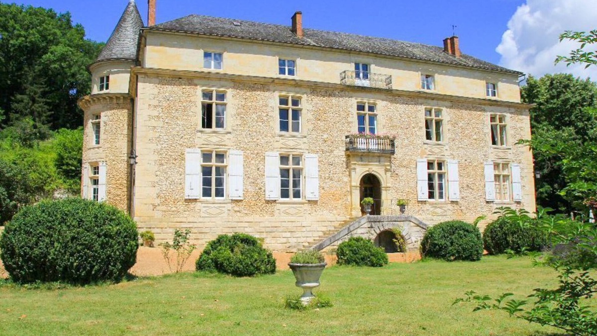 Annesse-et-Beaulieu Other | Chateau Des Bois - Six Bedroom Castle, Sleeps 12