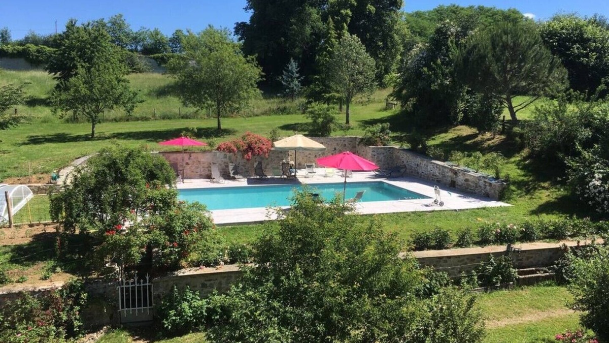 Isle Other | Château de La Chabroulie, in the heart of nature, 5 minutes from Limoges
