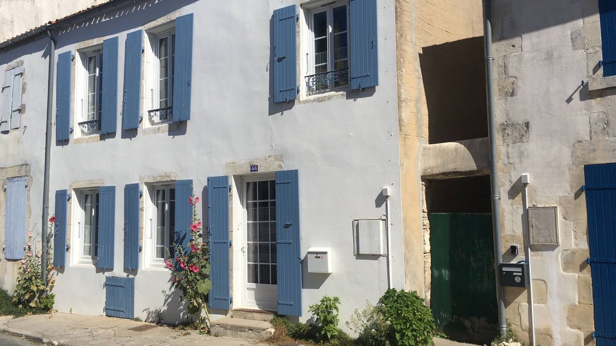 Le Chateau-d'Oleron House | Chateau Doleron, Intra-muros, house with garden, 300m from beach and market