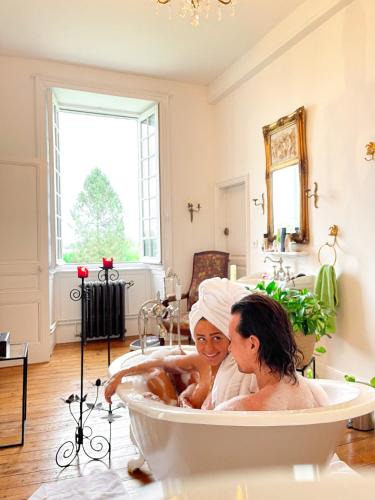 Isigny-le-Buat Bed & Breakfast | chateau isigny - charme, calme et sérénité