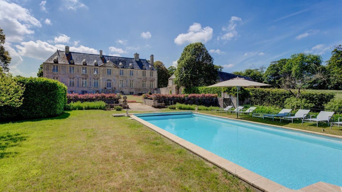 Fontenay-sur-Mer Other | Chateau Les Douves - Eight Bedroom Castle, Sleeps 14