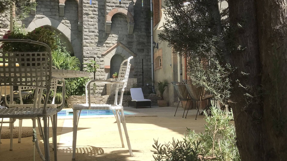 Cesseras Apartment | Chateau Marcel's Picpoul studio