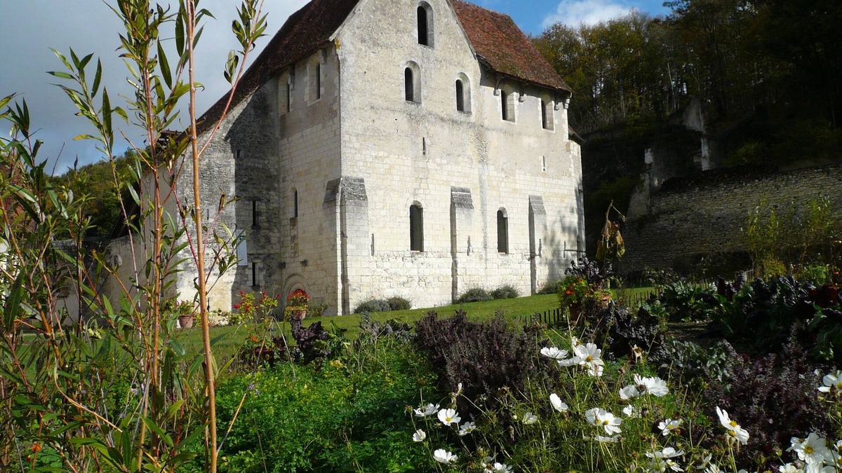 Chemille-sur-Indrois Bed & Breakfast | Chateau Monastere de la Corroirie