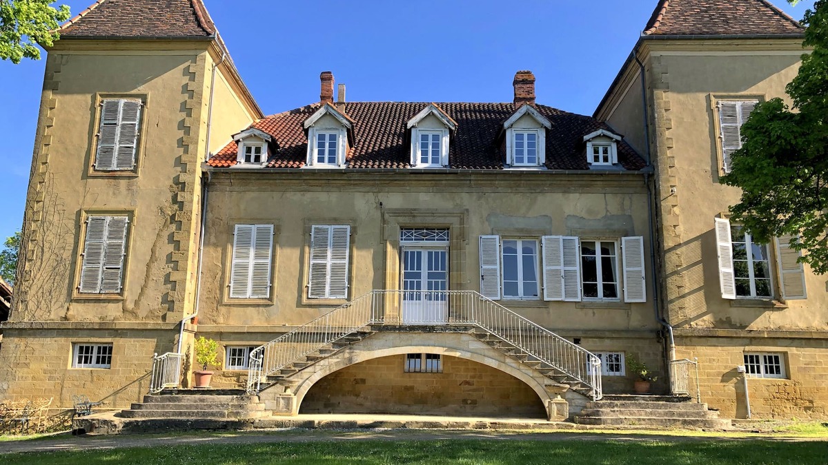 Couloume-Mondebat Other | Château on a hill surrounded by its own land overlooking the countryside