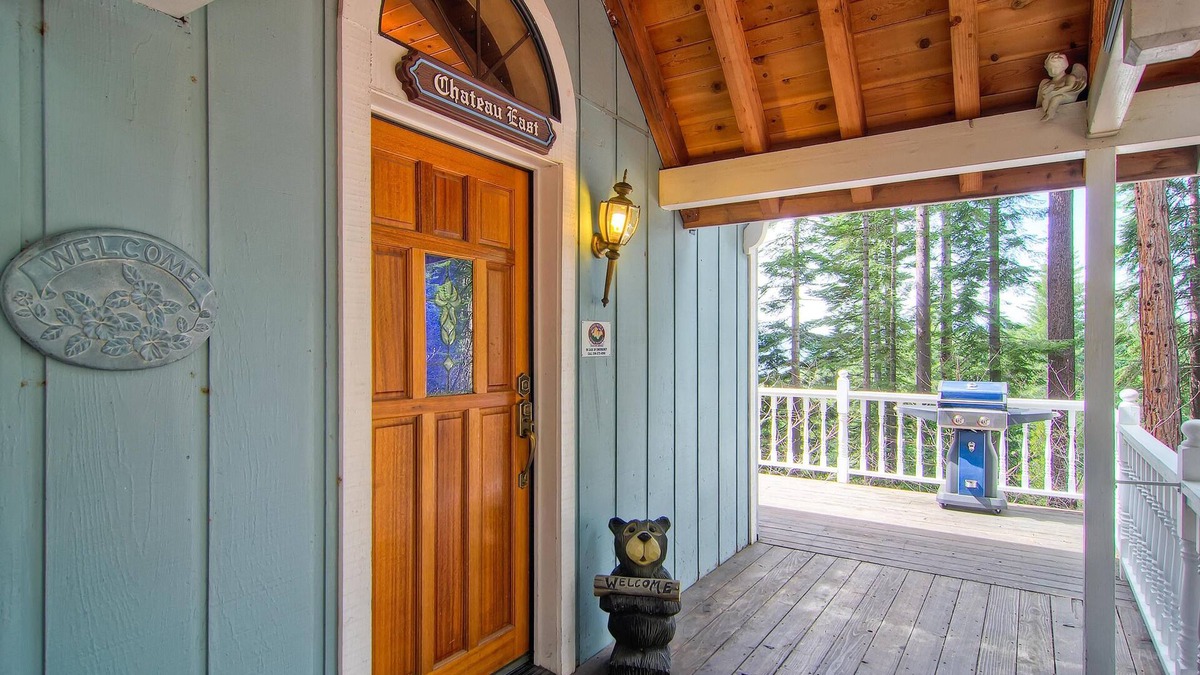 Yosemite West House | Chateau Royal East