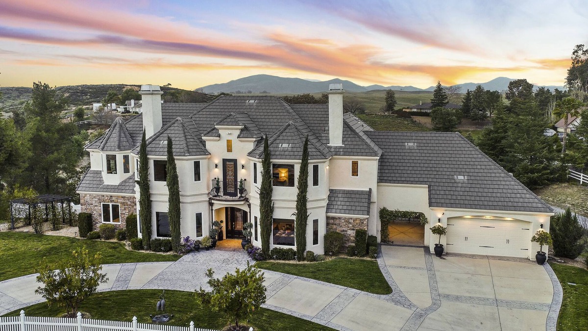 Temecula Villa | Chateau Vino - French Style Chalet
