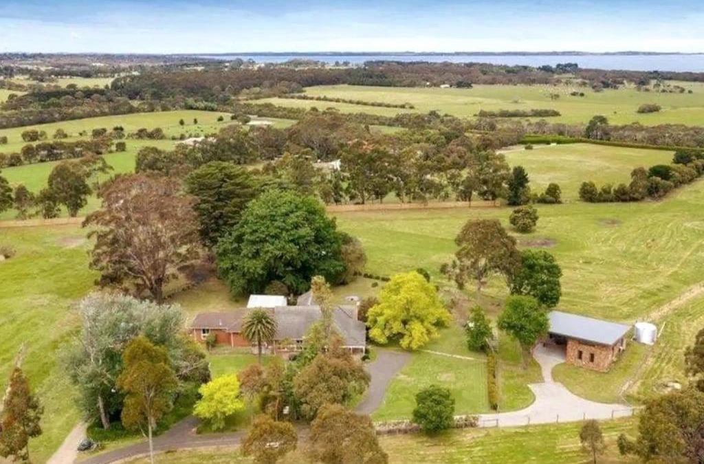 Balnarring House | Chatsworth House and Cottage by Ready Set Stay