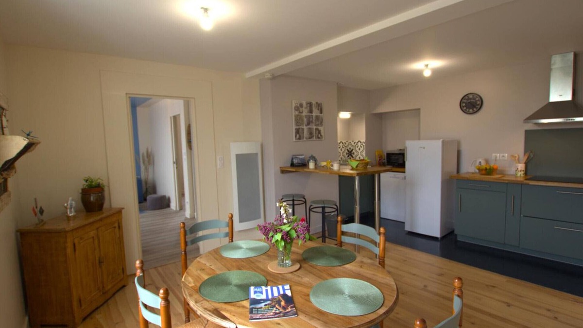Chazelles-sur-Lyon Apartment | Chazelles-sur-Lyon: Cozy apartment with Wi-Fi, terrace, and pleasant living room
