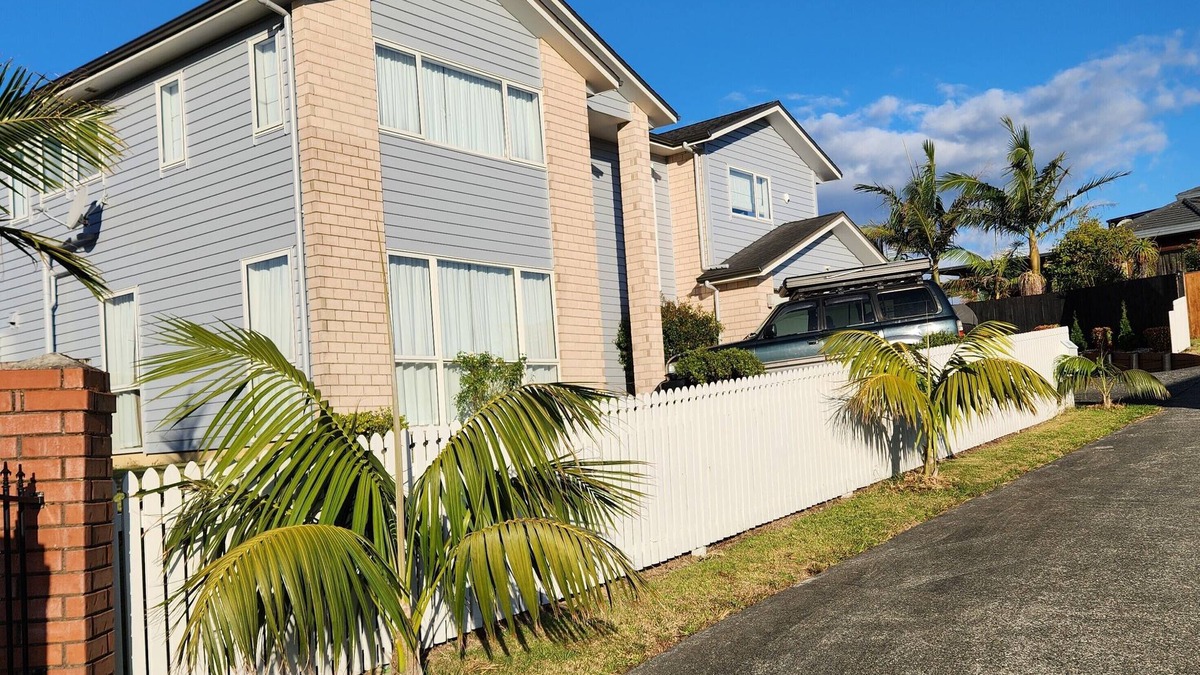 Henderson House | Cheap, Cosy and Comfortable house in Auckland, New Zealand.