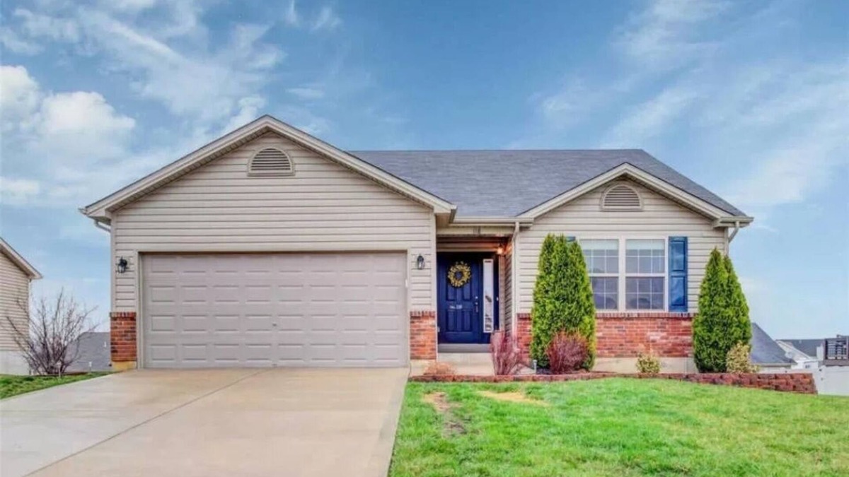 Troy Apartment | Cheerful 1-bedroom whitin residential home with free parking