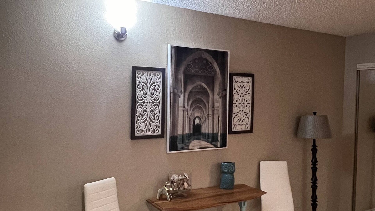 Sand Lake Apartment | Cheerful 2 Bedroom Apartment near Airport