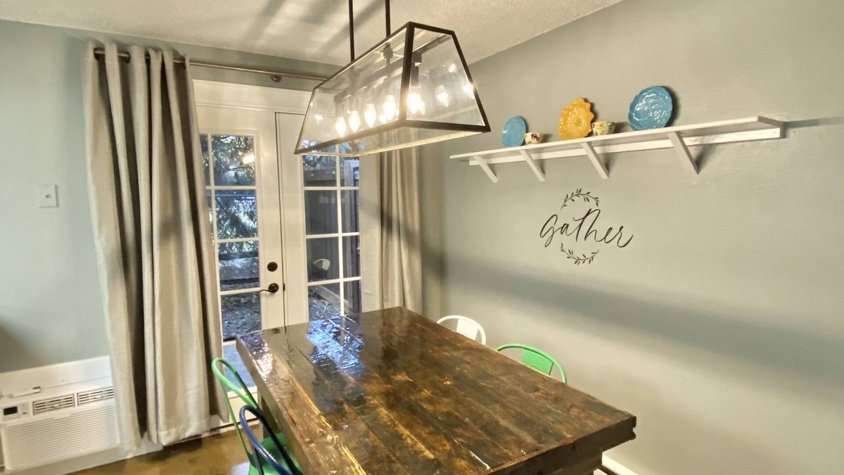 Collister House | Cheerful 2 bedroom Best Value in NW Boise; 10 min to downtown