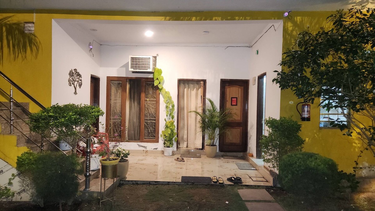 Rishikesh House | Cheerful 2 bedroom cottage with refreshing view ! Pet friendly !