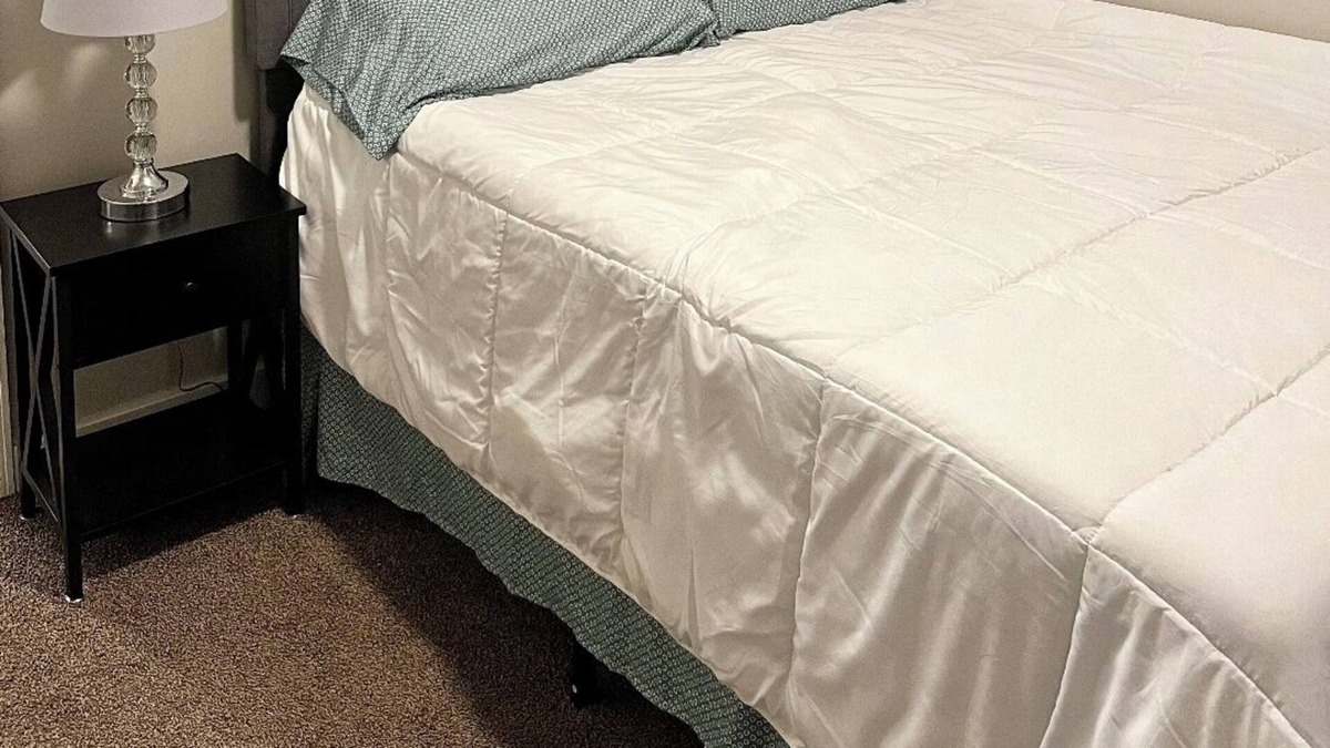 Ronkonkoma House | Cheerful 2 bedroom house with free parking