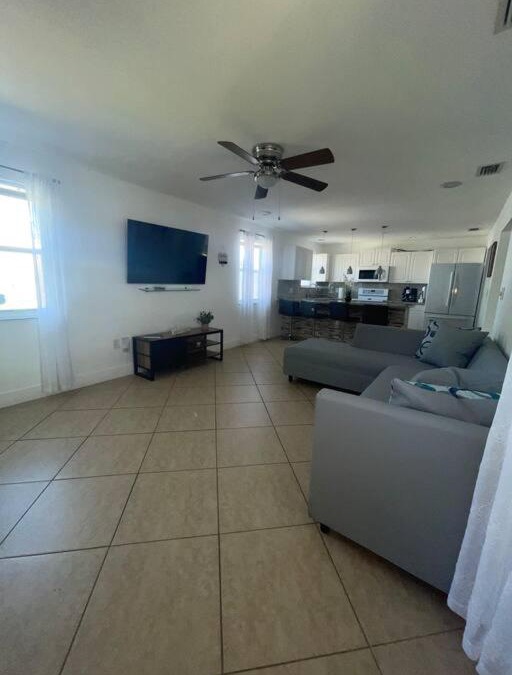 Westwood Lakes House | Cheerful 2 bedroom home in the best area of Miami