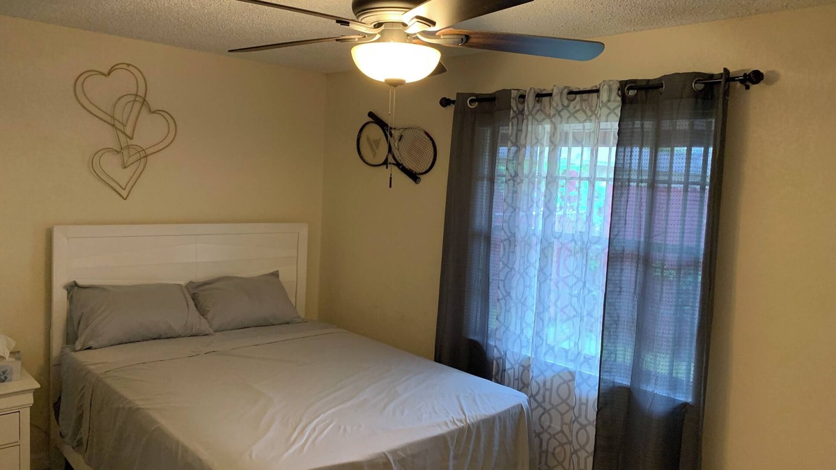 Miramar House | Cheerful 2-bedroom residential home
