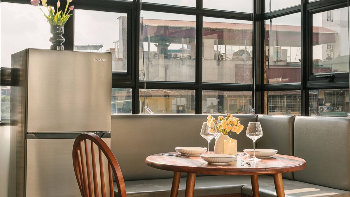 Hang Buom Apartment | Cheerful 2BR Apartment Sunlight w Local Street View