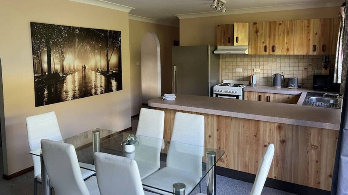 South Grafton House | Cheerful 3 bedroom home with lock up parking