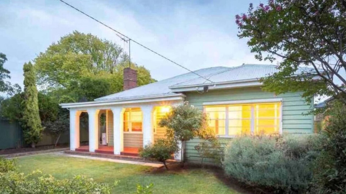 Shepparton House | Cheerful 3 bedroom home at Anzac Street