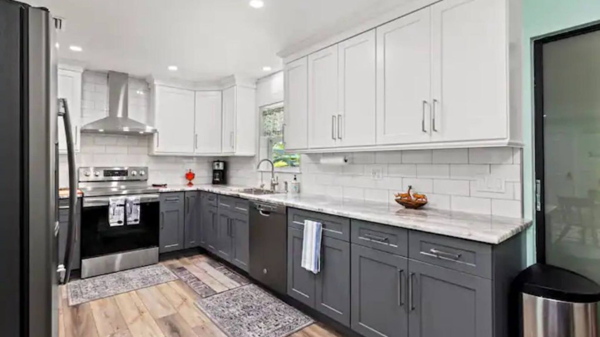 Florida Ridge House | Cheerful 3-Bedroom Vacation Home with Free Parking