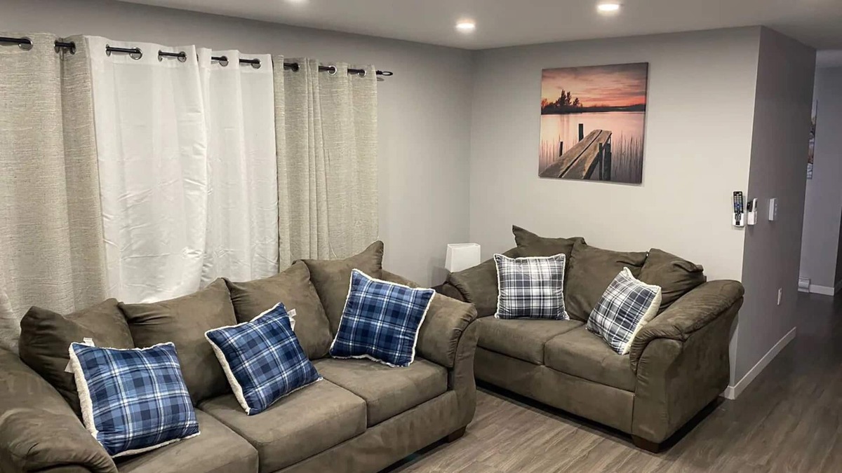 Lower Sackville Apartment | Cheerful 3BR Home with Free Parking