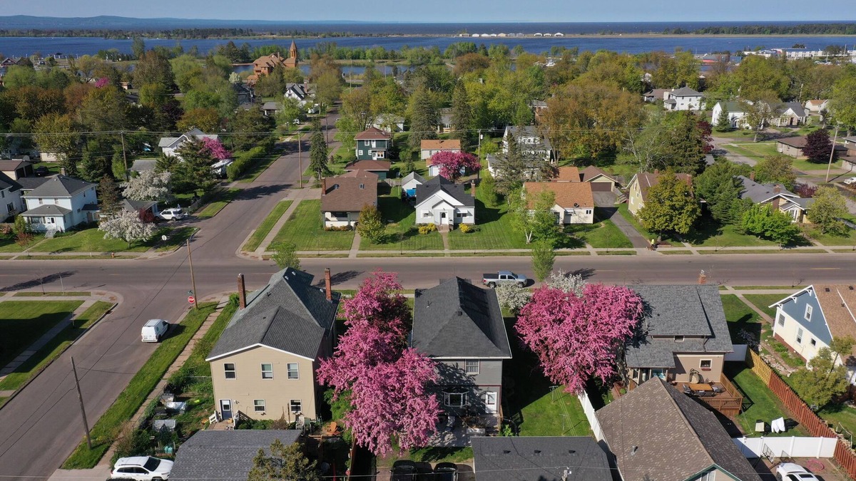East End House | Cheerful 4 Bedroom home close to the waters edge.