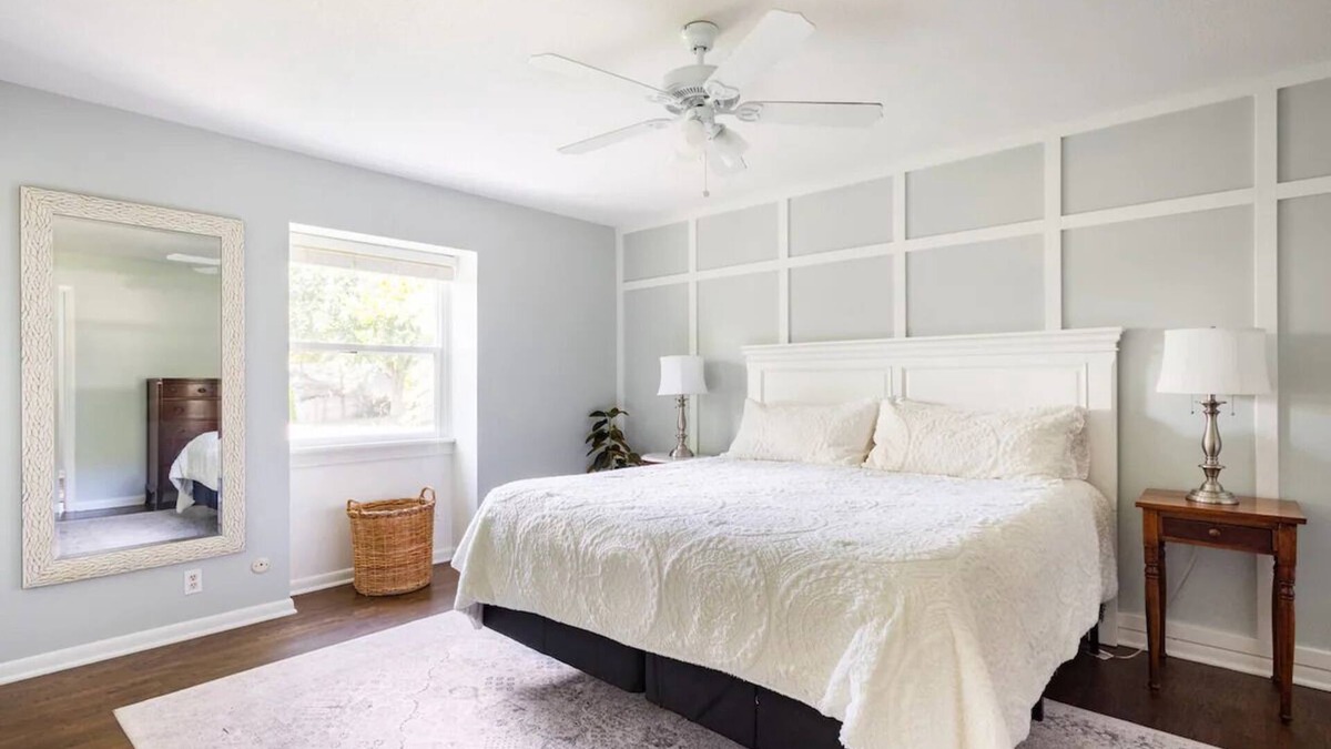 Indianapolis House | Cheerful 4-bedroom home in North Central Indy
