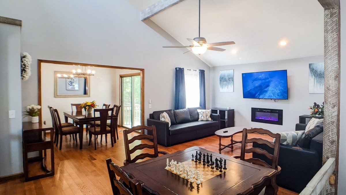 Mission House | Cheerful 5 bedrooms house 15 mins to KC downtown